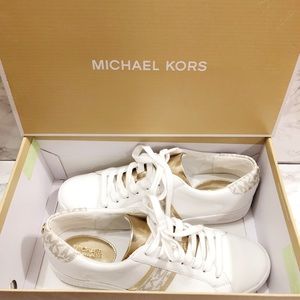 🚨 MICHAEL KORS Irving Leather Logo Stripe Sneaker